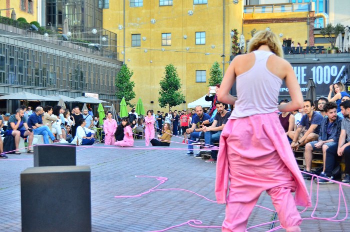 Dünya'nın Eşlikçileri, performans, 90 dakika, Bomontiada, 2017, VII